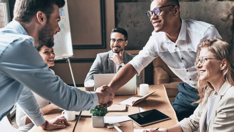 CSR [30] Manajemen Pemegang Saham vs. Manajemen Pemangku Kepentingan